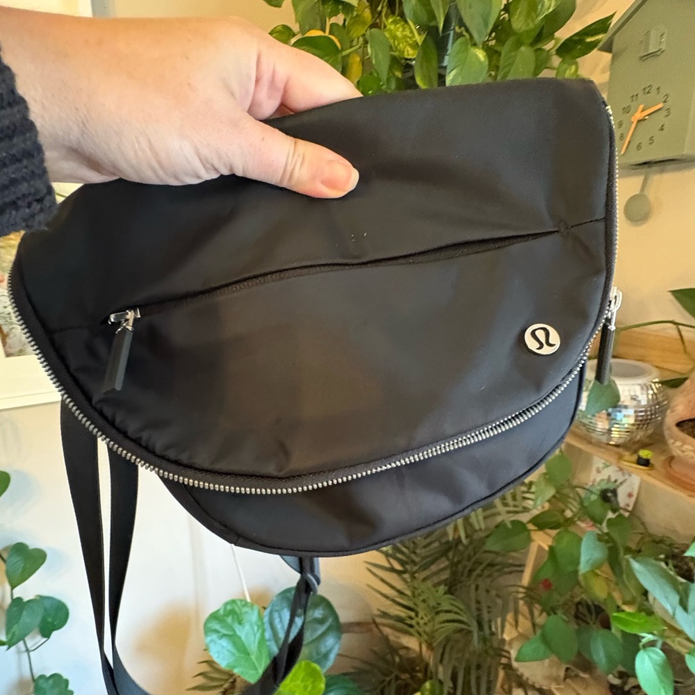 Lululemon festival bag